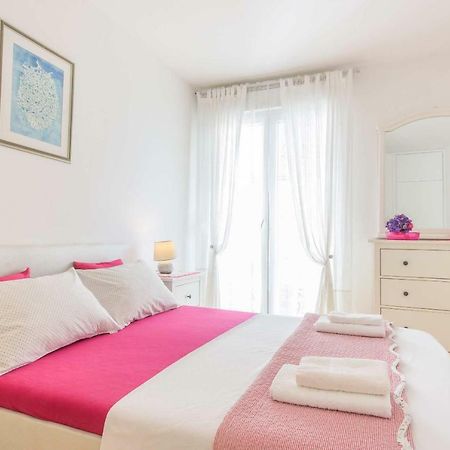 Comfortable And Stylish Apartment สปลิท ภายนอก รูปภาพ
