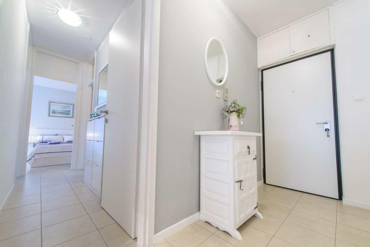 Comfortable And Stylish Apartment สปลิท ภายนอก รูปภาพ