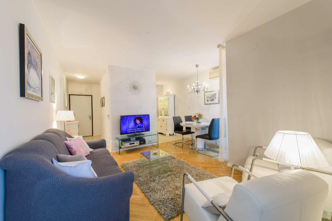 Comfortable And Stylish Apartment สปลิท ภายนอก รูปภาพ