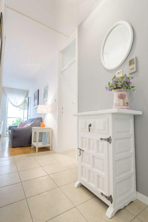 Comfortable And Stylish Apartment สปลิท ภายนอก รูปภาพ
