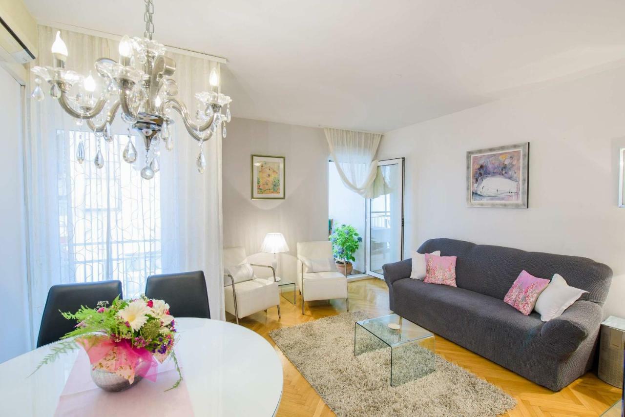 Comfortable And Stylish Apartment สปลิท ภายนอก รูปภาพ